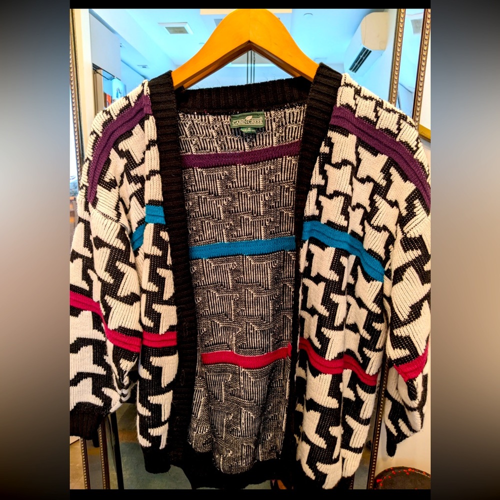 Vintage cardigan perfect for the spring or fall!